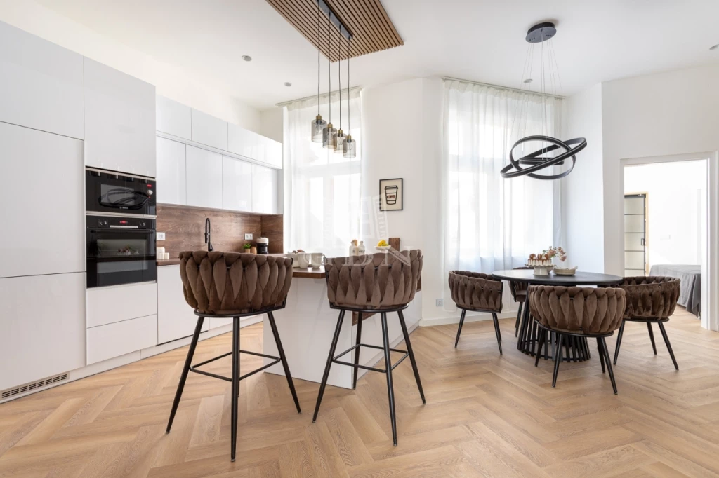 For sale brick flat, Budapest V. kerület, Lipótváros, Papnövelde utca