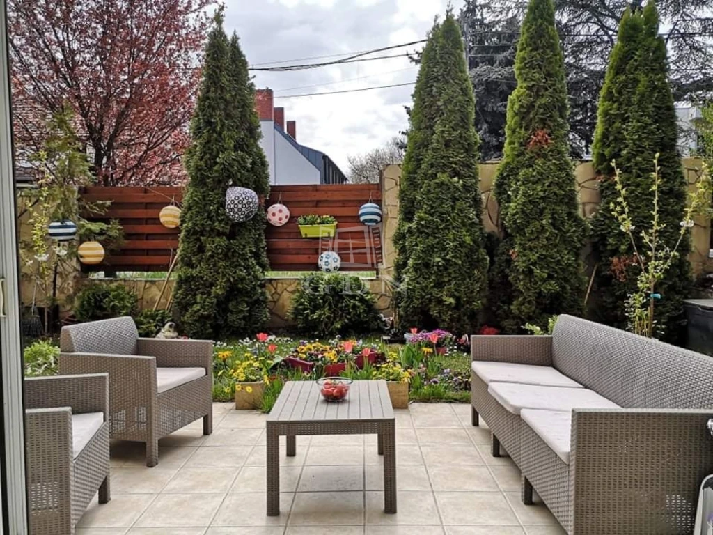 Eladó téglalakás, Budapest XI. kerület, Péterhegyi út