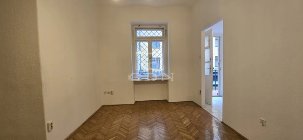 Eladó téglalakás, Budapest V. kerület, Belváros, Molnár utca
