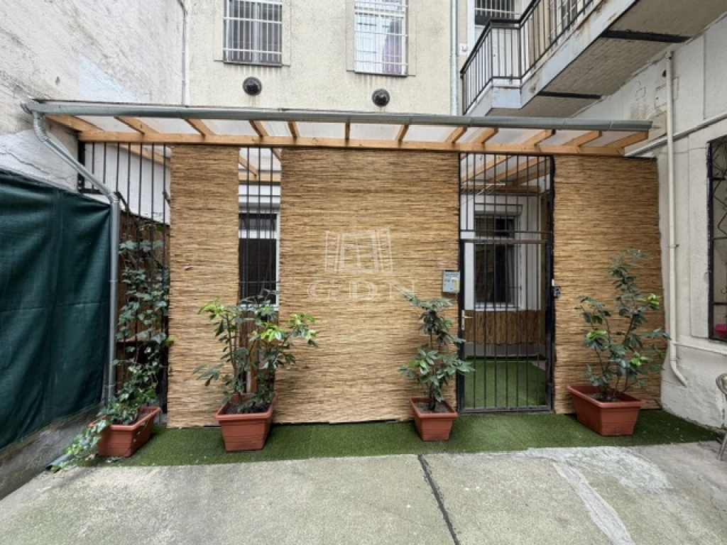 Eladó téglalakás, Budapest VIII. kerület, Népszínház negyed, Bérkocsis utca
