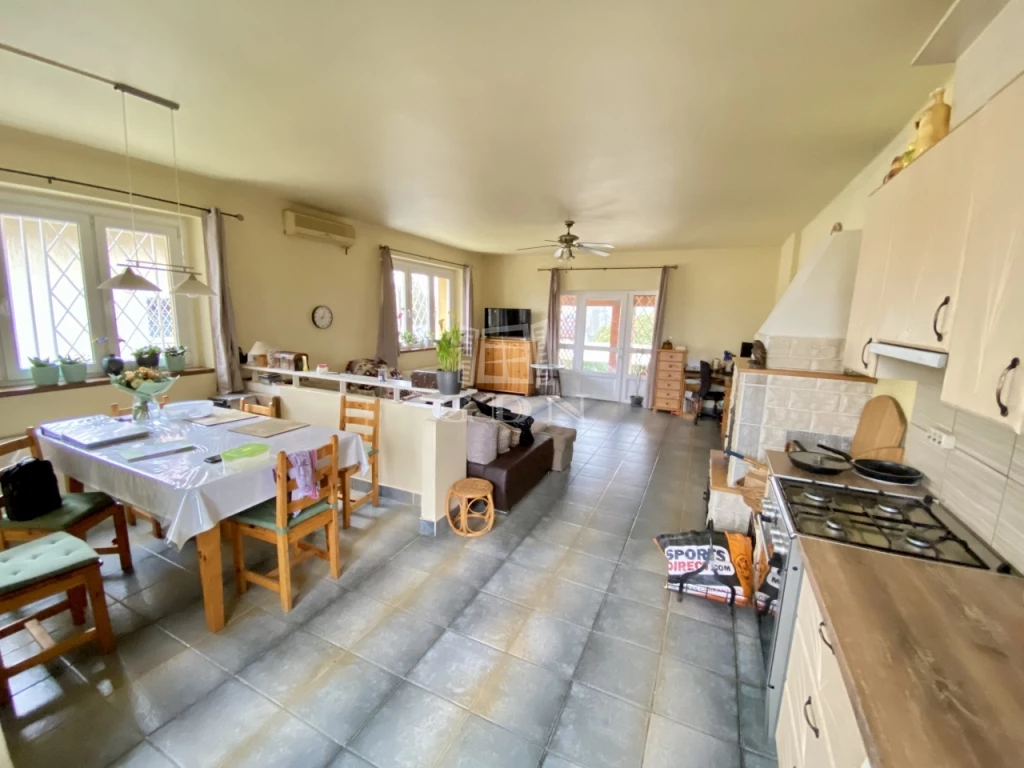 Eladó egyéb kereskedelmi-ipari, Szada, Szada