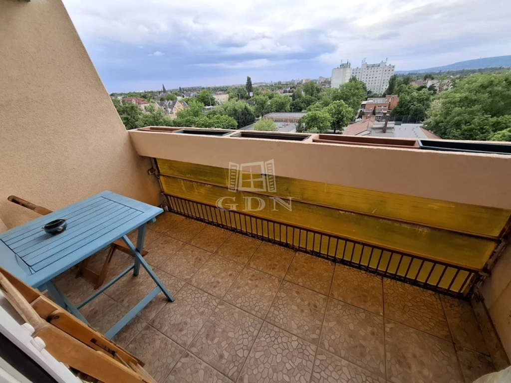 Eladó panellakás, Budapest XV. kerület, Szent Korona utcai ltp., Alkotmány utca közelében