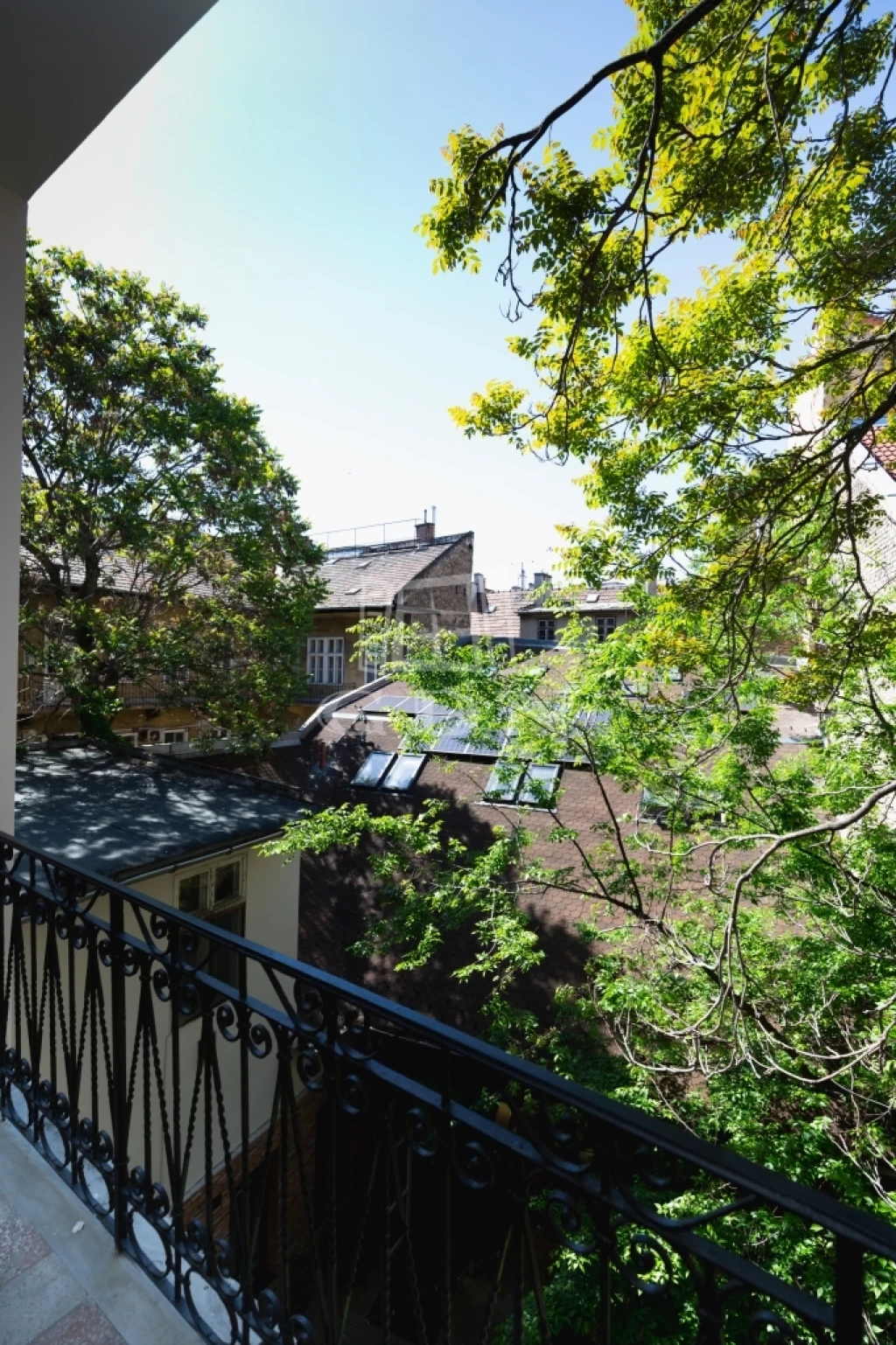 Eladó téglalakás, Budapest VI. kerület, Nagykörúton belüli terület, Nagymező utca