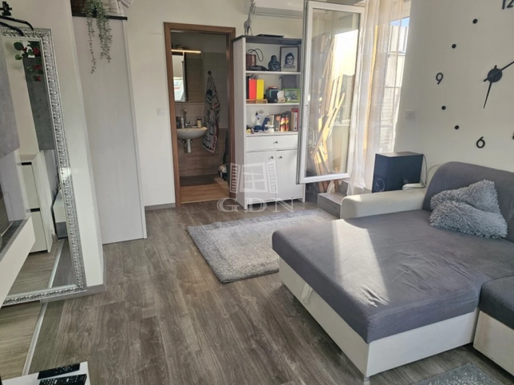 Eladó téglalakás, Szigetszentmiklós, Napfény utca