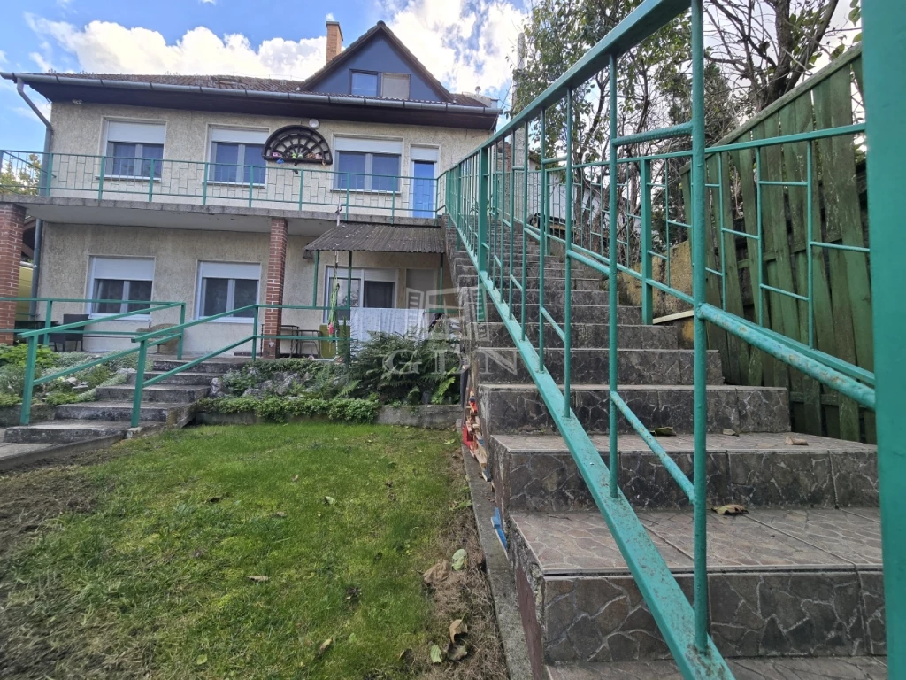 For sale house, Budapest XV. kerület, Rákospalota, 15. kerületben családi ház eladó