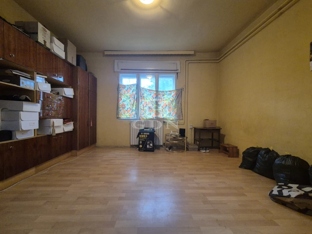 For sale house, Budapest XIV. kerület, szolgáltatások gyűrűjében