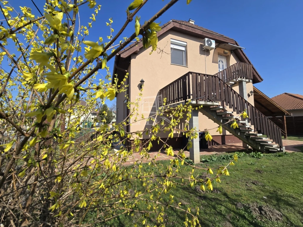 For sale house, Budapest XVII. kerület, Rákoskeresztúr, Rákoskeresztúron két generációs ház