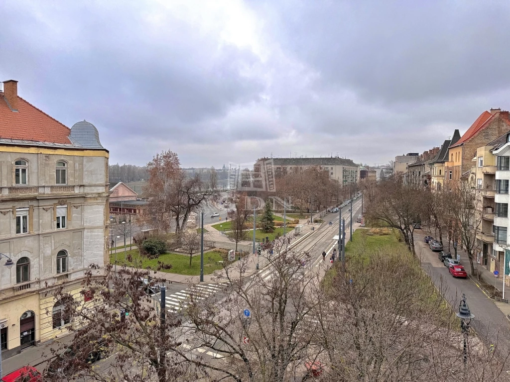 For sale brick flat, Budapest II. kerület, Újlak II. ker., Bécsi út