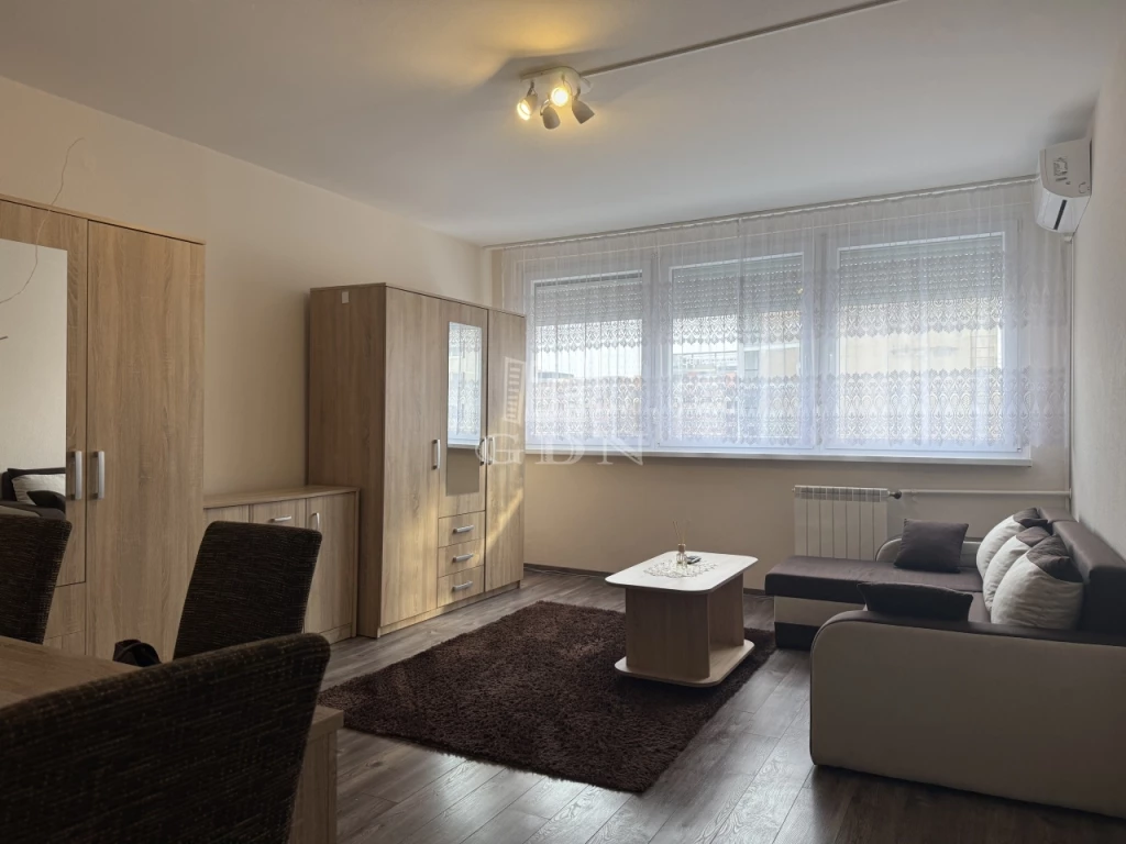 For sale panel flat, Budapest XIII. kerület, Árpád-hídfő ltp., Róbert Károly körút