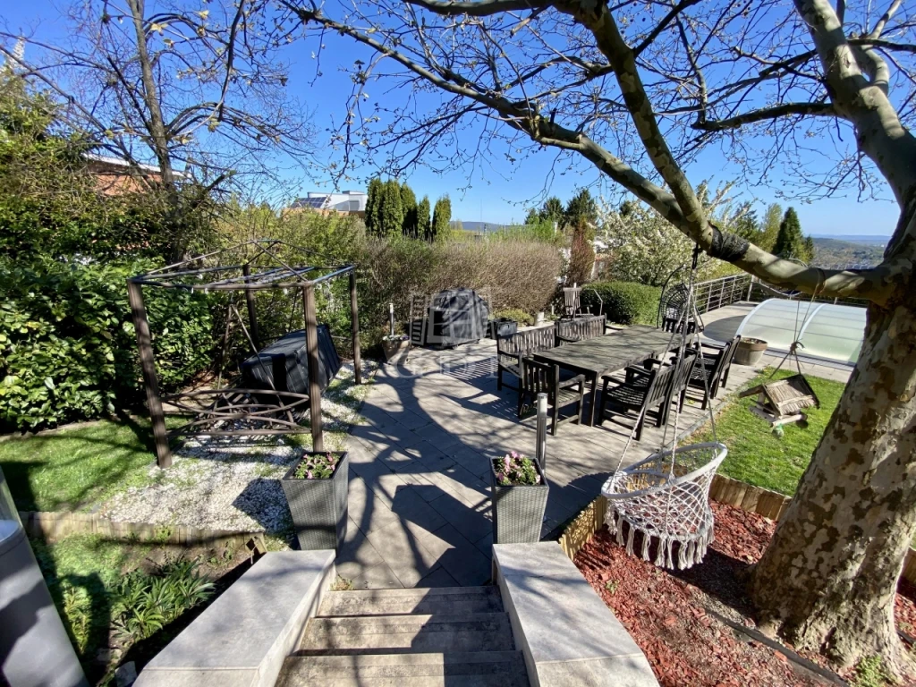 c3-1-name c2-1-name, Budapest III. kerület, Testvérhegy, Testvérhegy