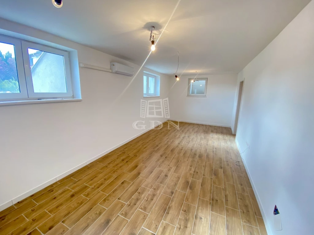 c3-1-name c2-19-name, Vác, Vác,Sződligethez közeli részén.