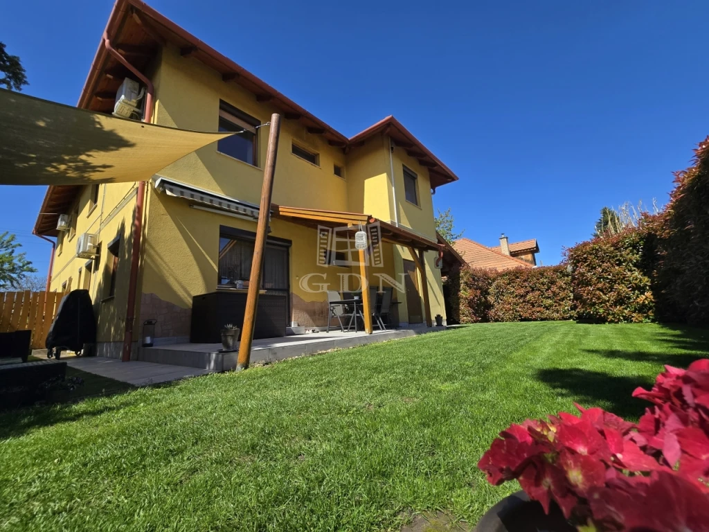 Eladó ikerház, Budapest XVII. kerület, Rákoscsaba-Újtelep, Rákoscsaba-Újtelepen ikerházfél