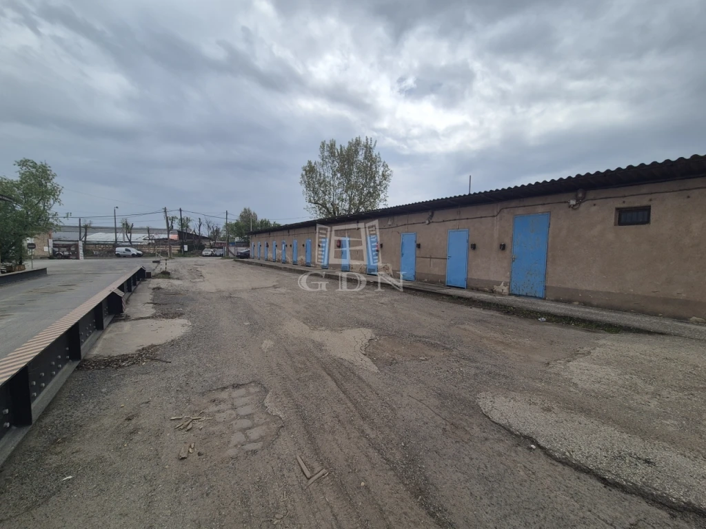 Eladó egyéb kereskedelmi-ipari, Budapest X. kerület, Keresztúri út