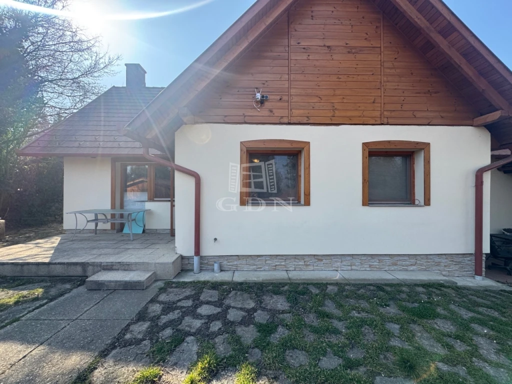 Eladó családi ház, Leányfalu, Fürdő közelében!!