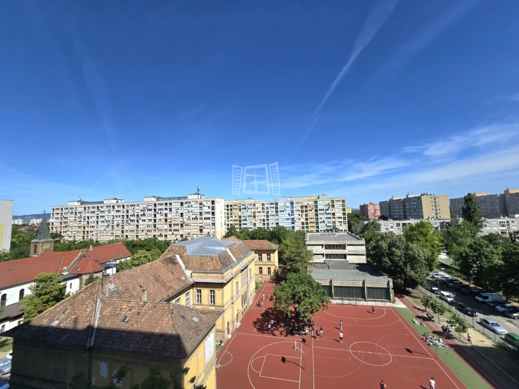 Eladó panellakás, Budapest XIV. kerület, Két erkély, két szoba a Füredin