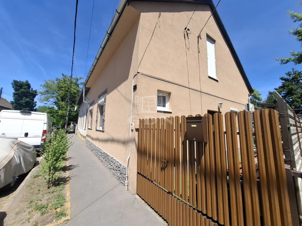 c3-1-name c2-5-name, Budapest XV. kerület, Pestújhely, Molnár Viktor utca