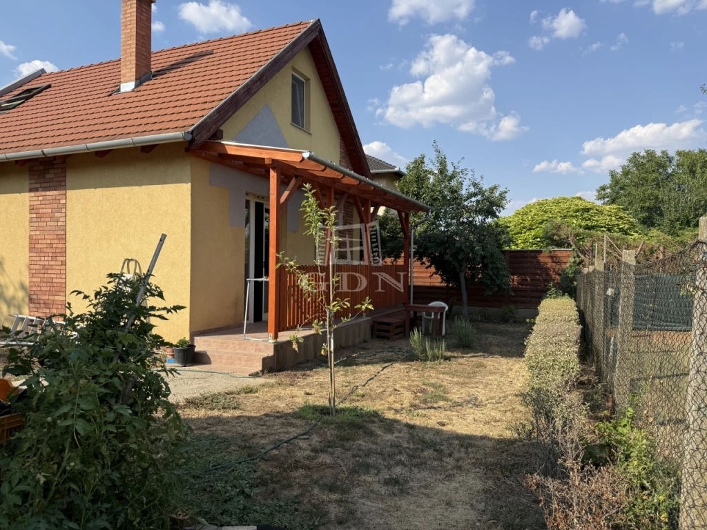 Eladó téglalakás, Gyömrő, Városközpont, Állomás utca