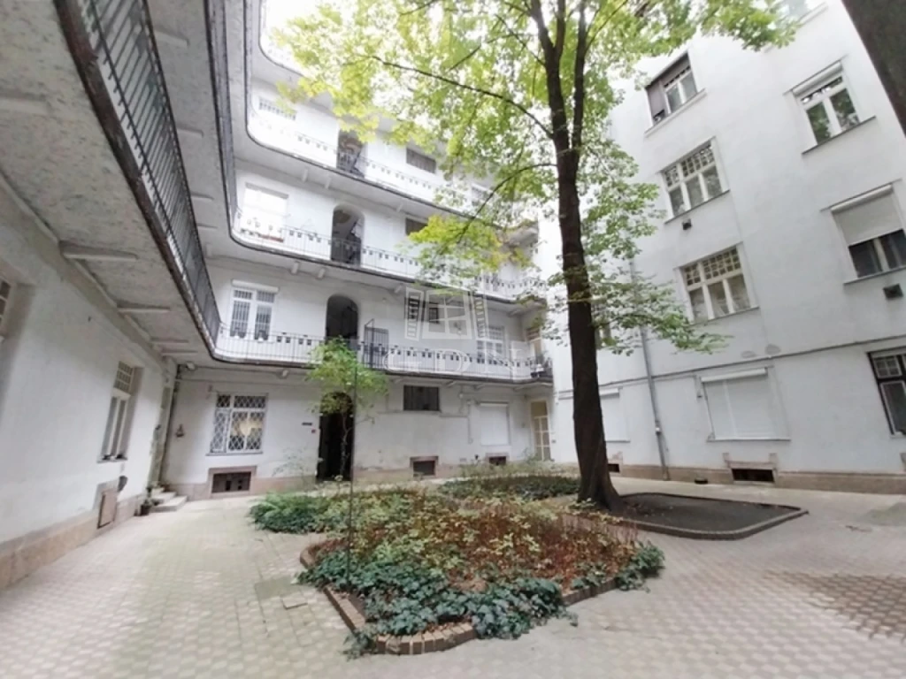 c3-1-name c2-19-name, Budapest VI. kerület, Nagykörúton kívüli terület, Eötvös utca