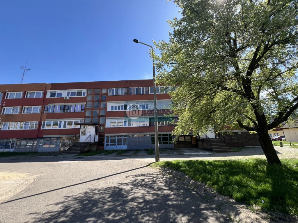 Eladó Lakás, Putnok Széchemyi tér 11.900.000 Ft