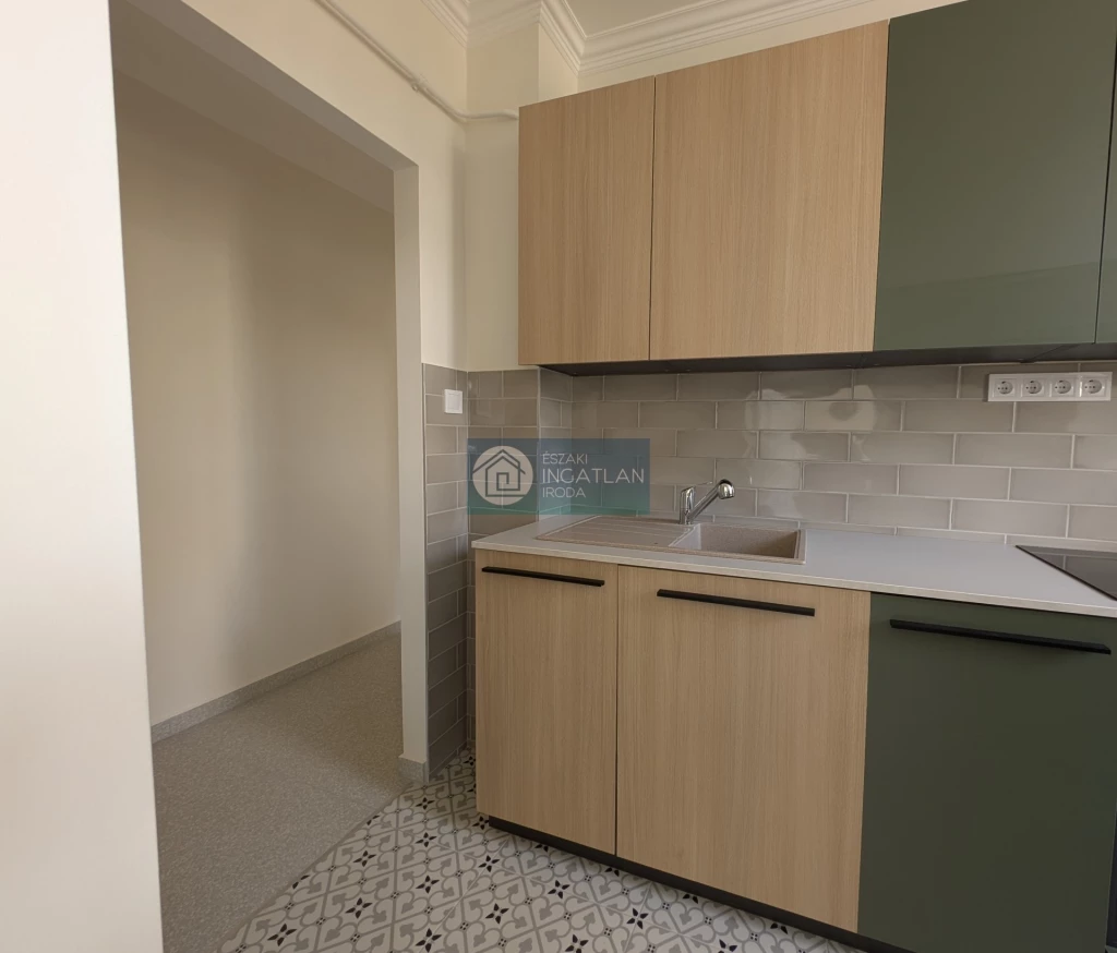 Eladó Lakás, Kazincbarcika Május 1. út 29.900.000 Ft