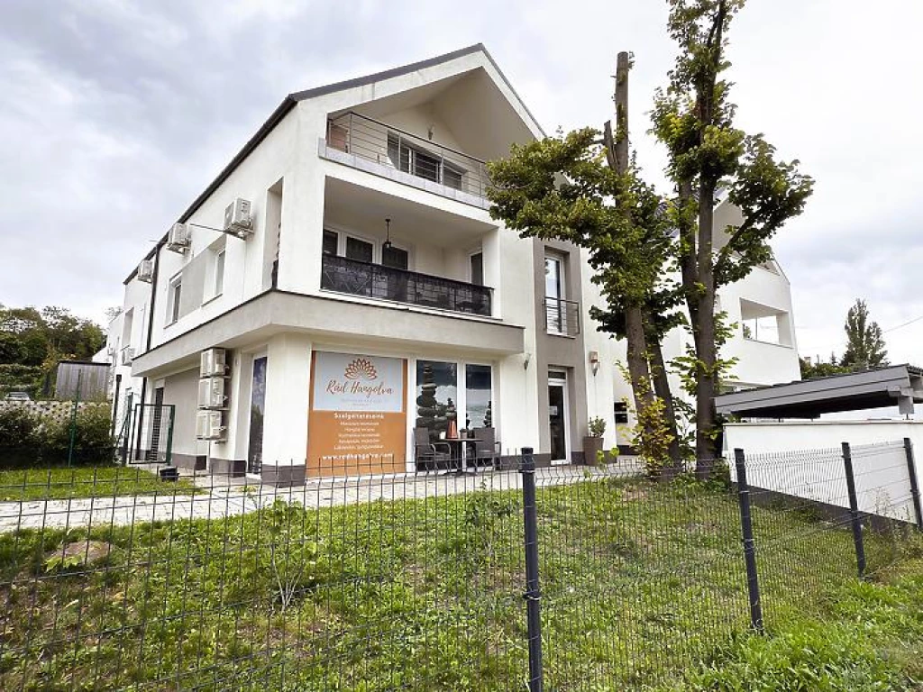 Eladó téglalakás, Szentendre