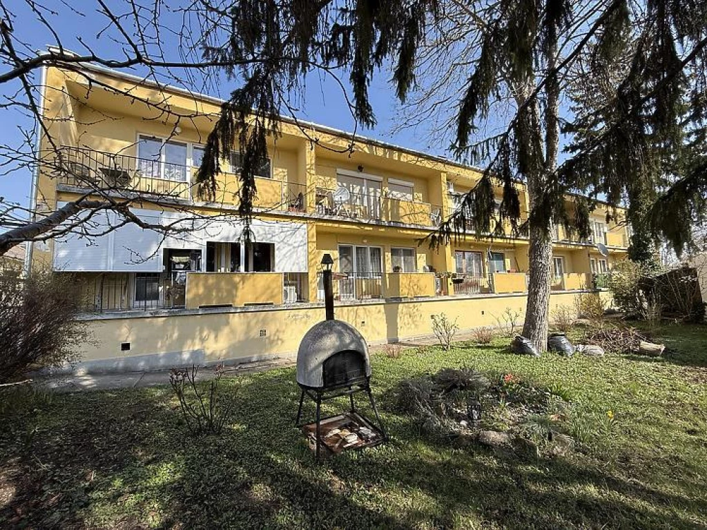 Eladó téglalakás, Szentendre