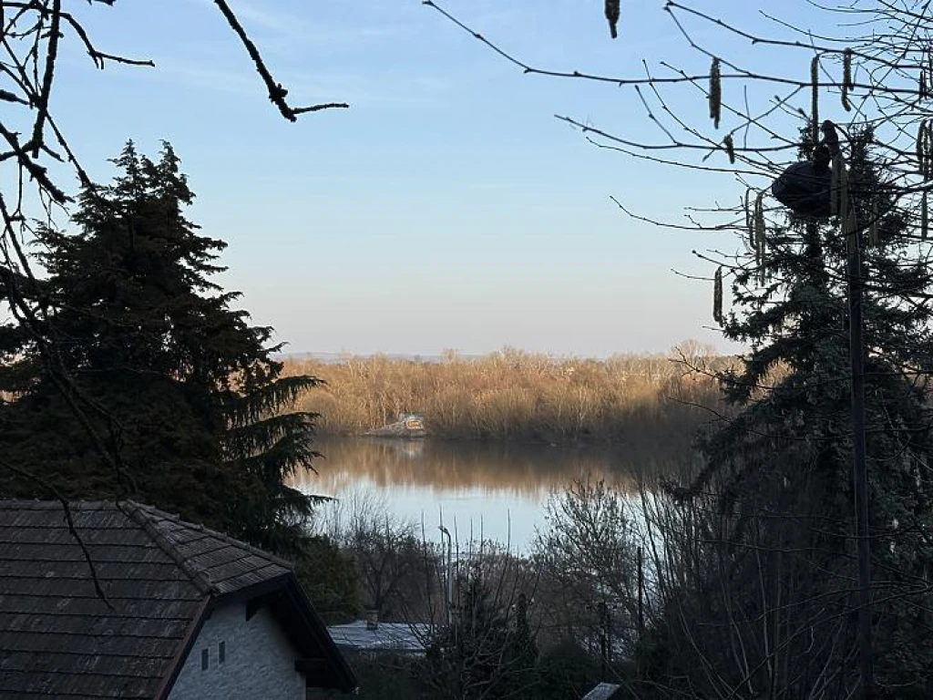 Eladó építési telek, Leányfalu