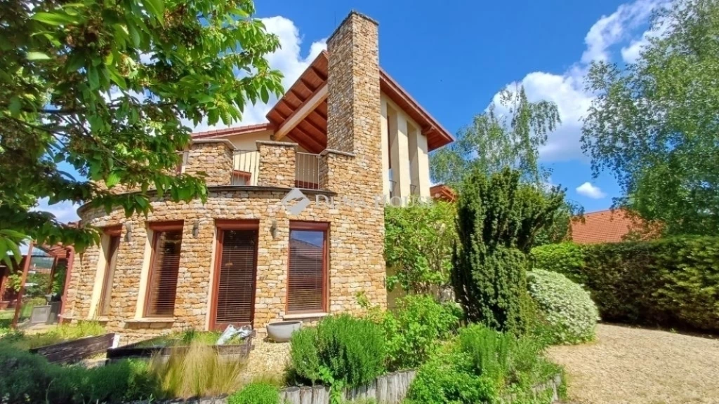 Eladó ház, Budajenő