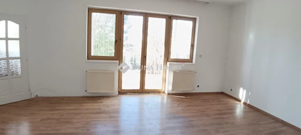 Eladó lakás, Budaörs