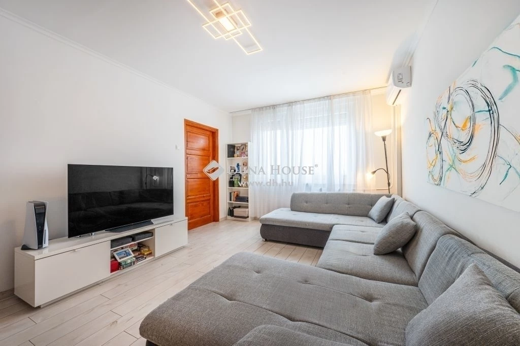 For sale panel flat, Budapest XV. kerület, Zsókavár utca
