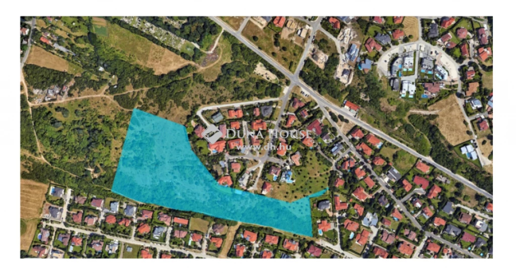 Eladó telek, Üröm