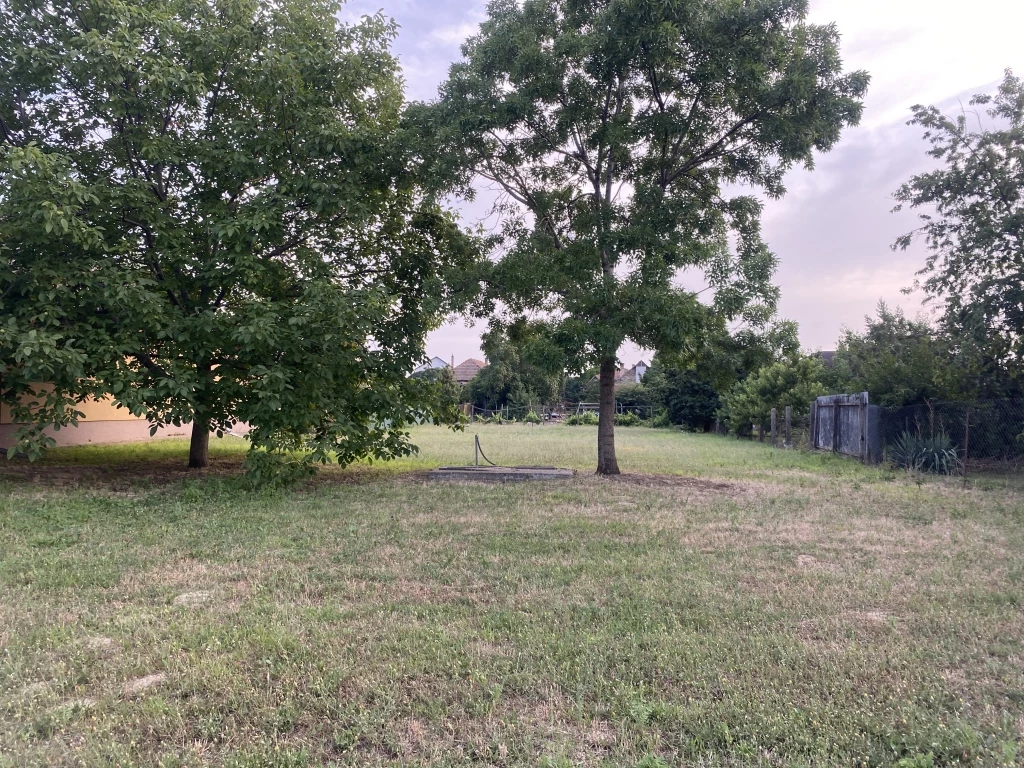 For sale building plot, Újhartyán