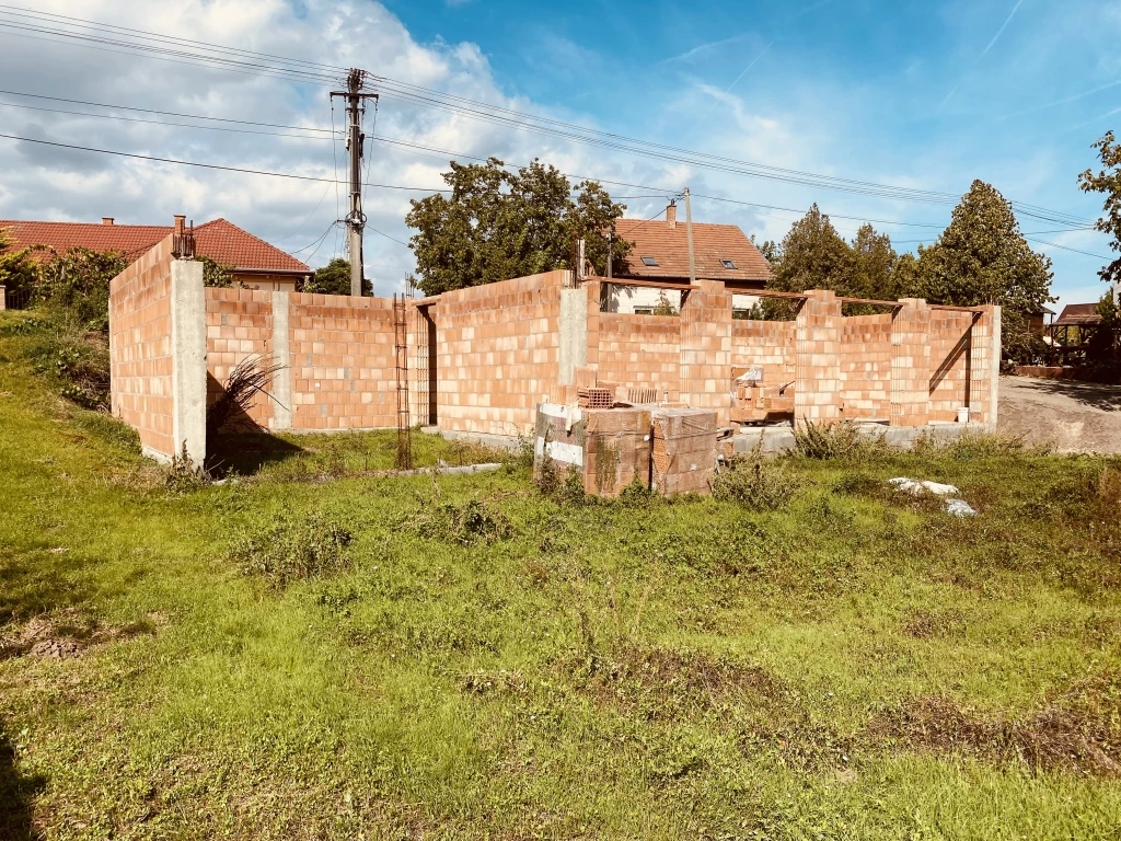 For sale building plot, Újhartyán