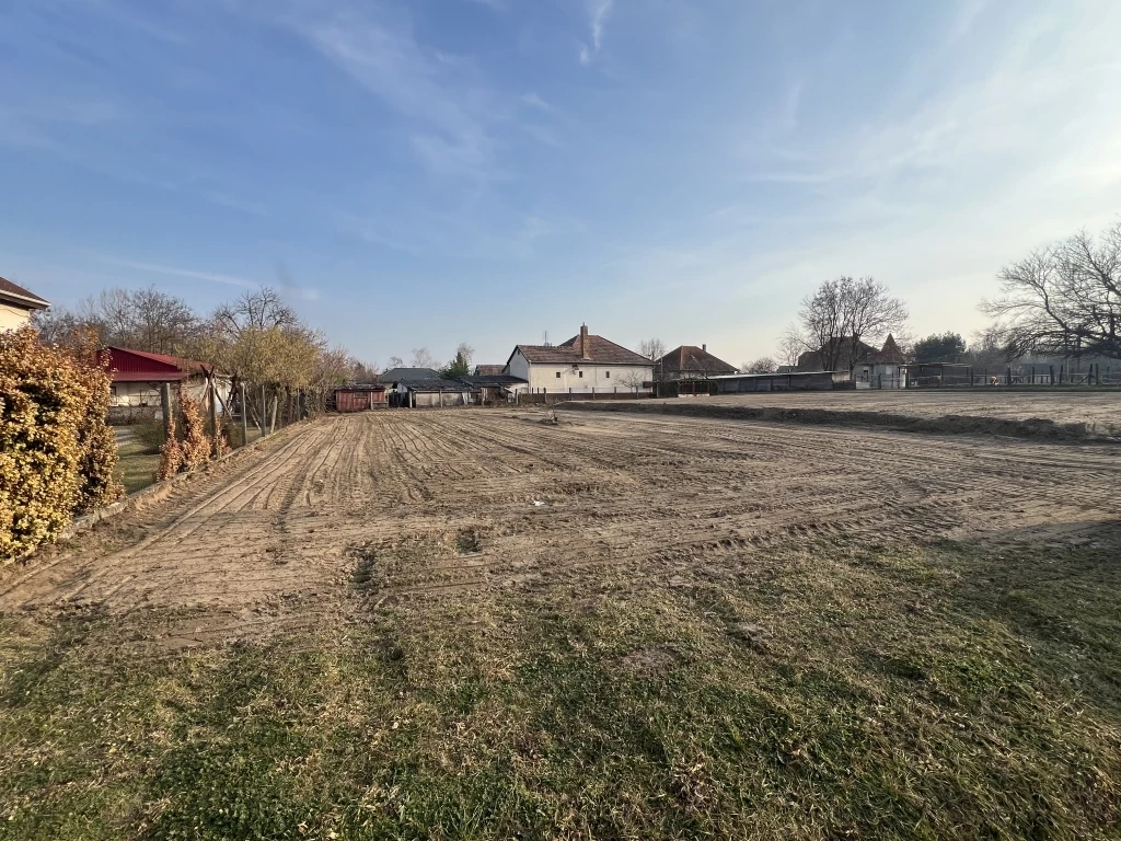 For sale building plot, Hernád, Központhoz közel