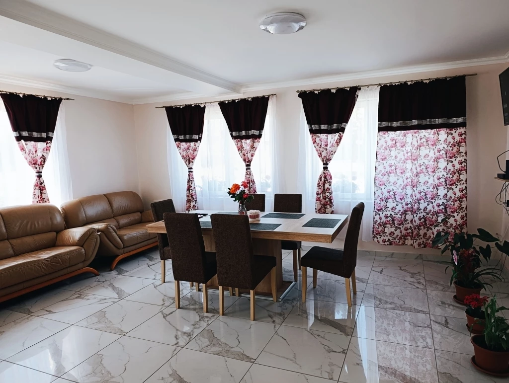 Örkény eladó felújított családi ház