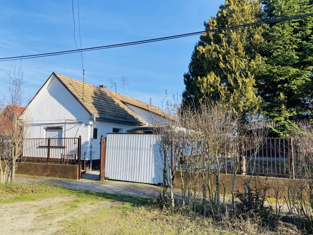 Eladó családi ház Örkény