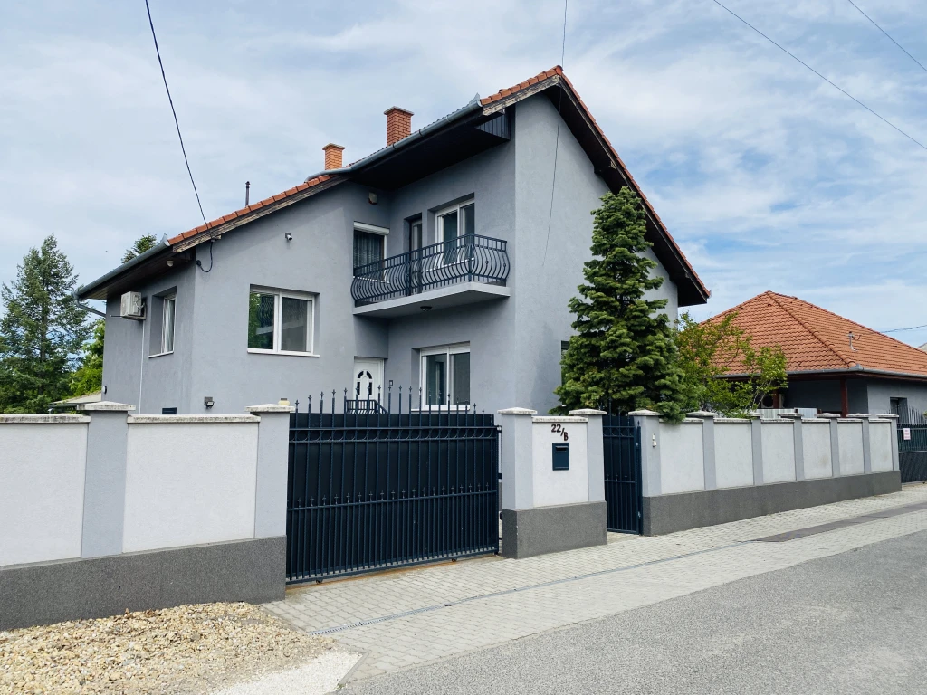 c3-1-name c2-1-name, Dabas, központ