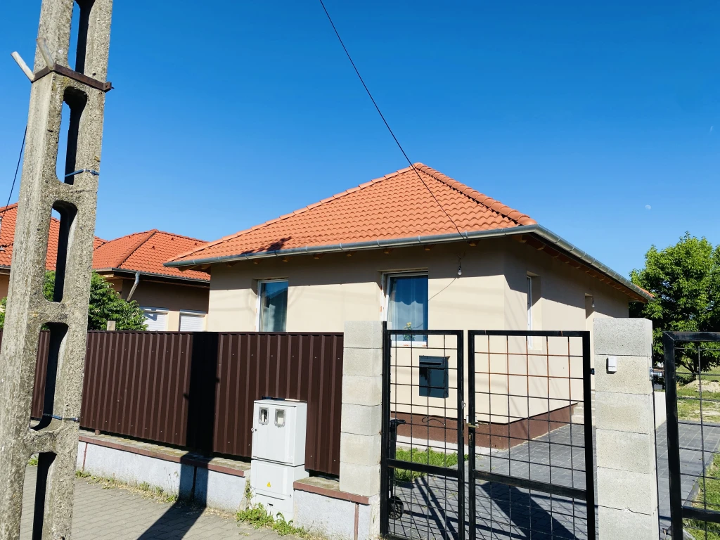 Eladó új építésű családi ház Hernád