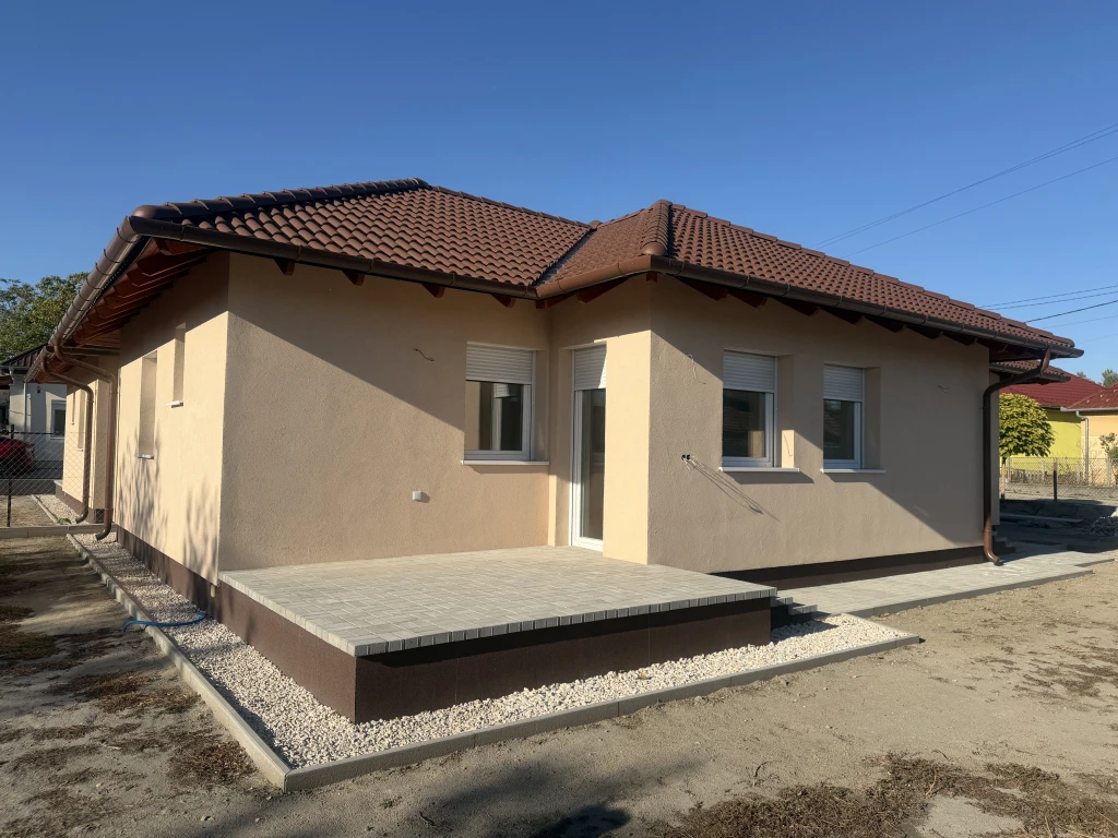 Eladó új építésű ikerházfél Bugyi