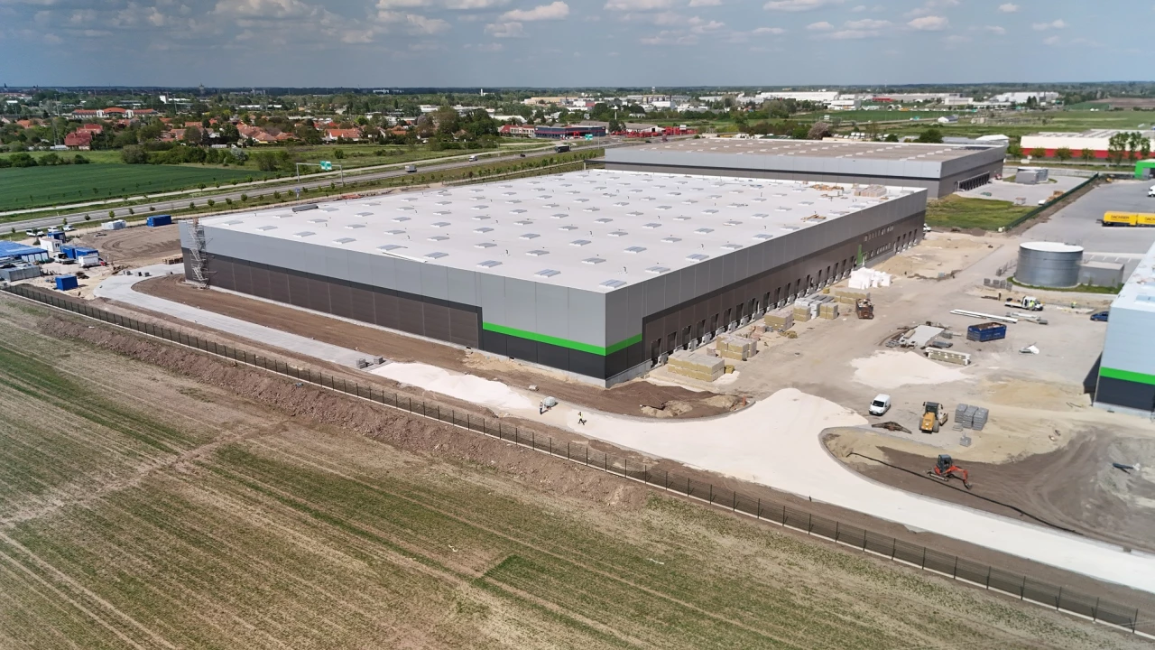 c3-2-name c2-103-name, Kecskemét, Daimler út 2/A