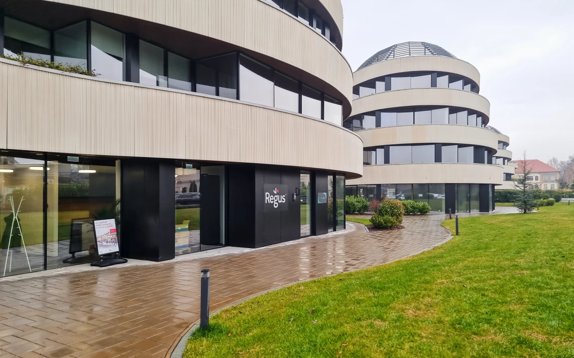 Kiadó szolgáltatott iroda, Szeged, Bakay Nándor utca 24, Szeged 6728