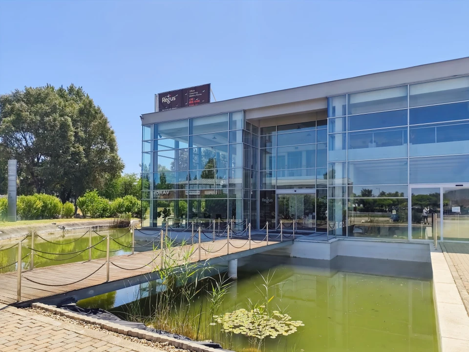 Kiadó szolgáltatott iroda, Szentendre, Dobogókői út 2, Szentendre 2000