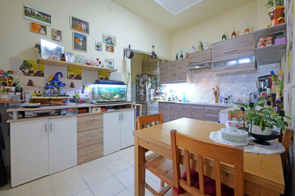 Eladó sorház, Budapest XX. kerület, Pesterzsébet, Thököly utca