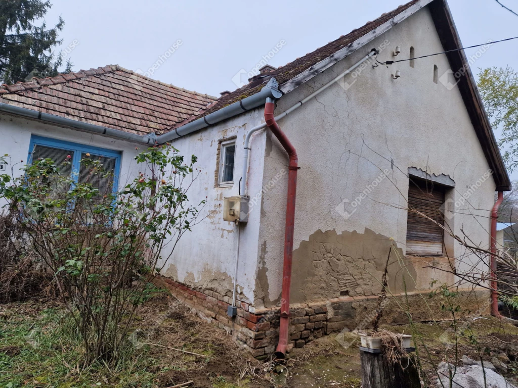 Eladó ingatlan, Dombóvár