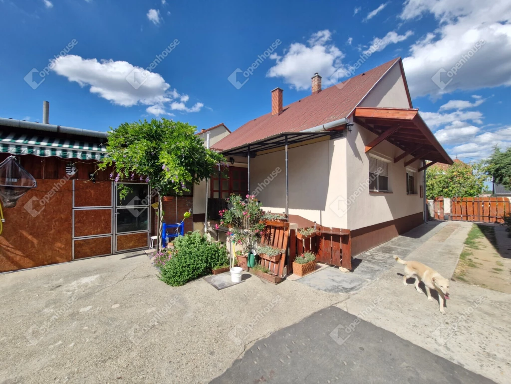 Korszerű otthon csendben és nyugalomban – Kaposváron, a Donner városrészben!