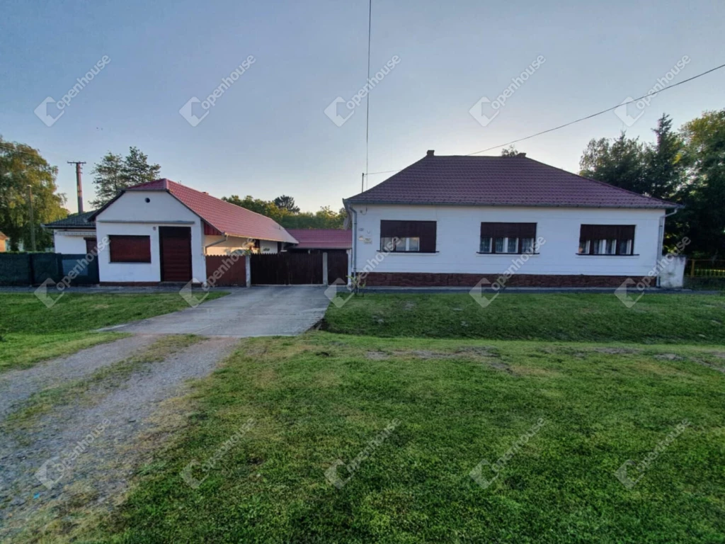 Sokoldalú ingatlan együttes eladó Szulokban!