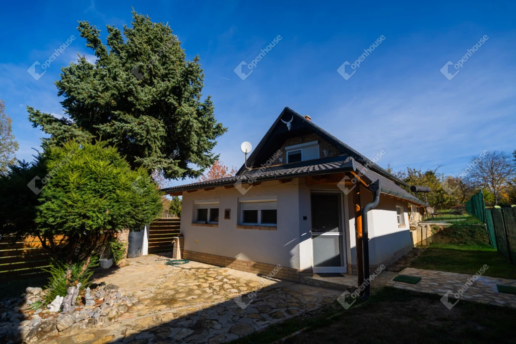 Zöldövezeti, exkluzívan felújított családi ház jellegű ingatlan