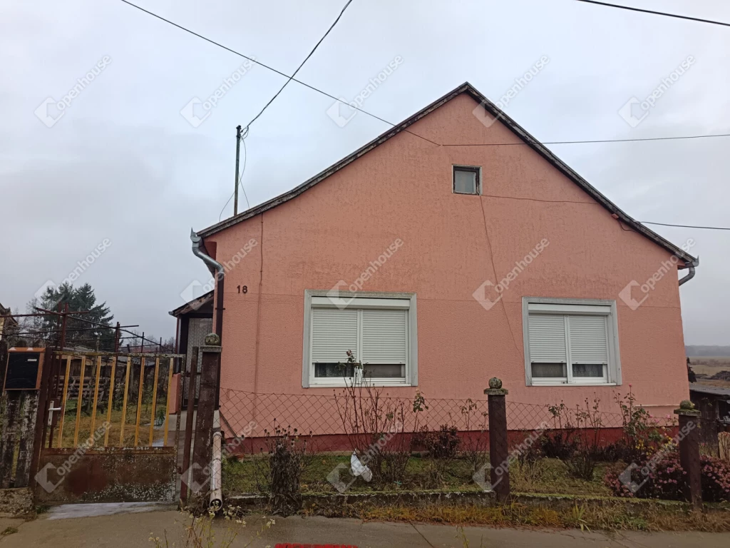 Somogyszobon családi ház eladó.