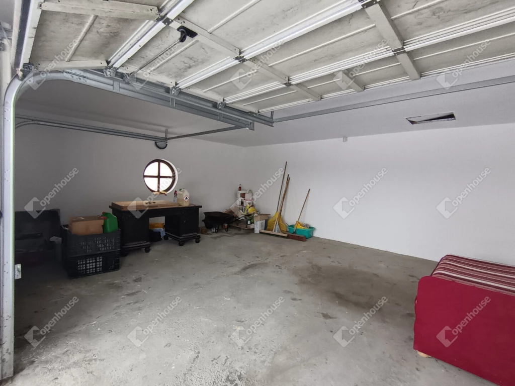 Befektetők figyelem! 278 m²-es, 7 szobás ingatlan üzleti potenciállal