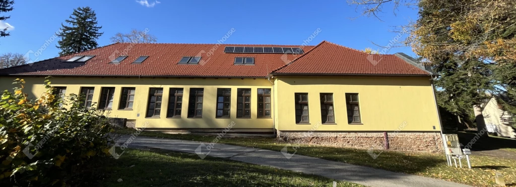 NAGY LEHETŐSÉG VÁLLALKOZÓKNAK! Magyaratádon szociális otthon kialakítására alkalmas ingatlan – bérleti jog kiadó!